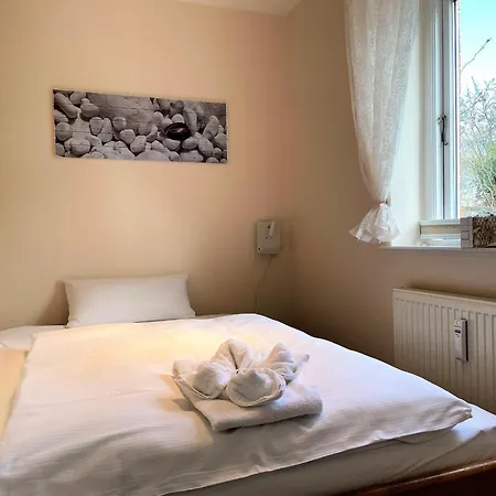 Friesenperle 3, Feldstrasse